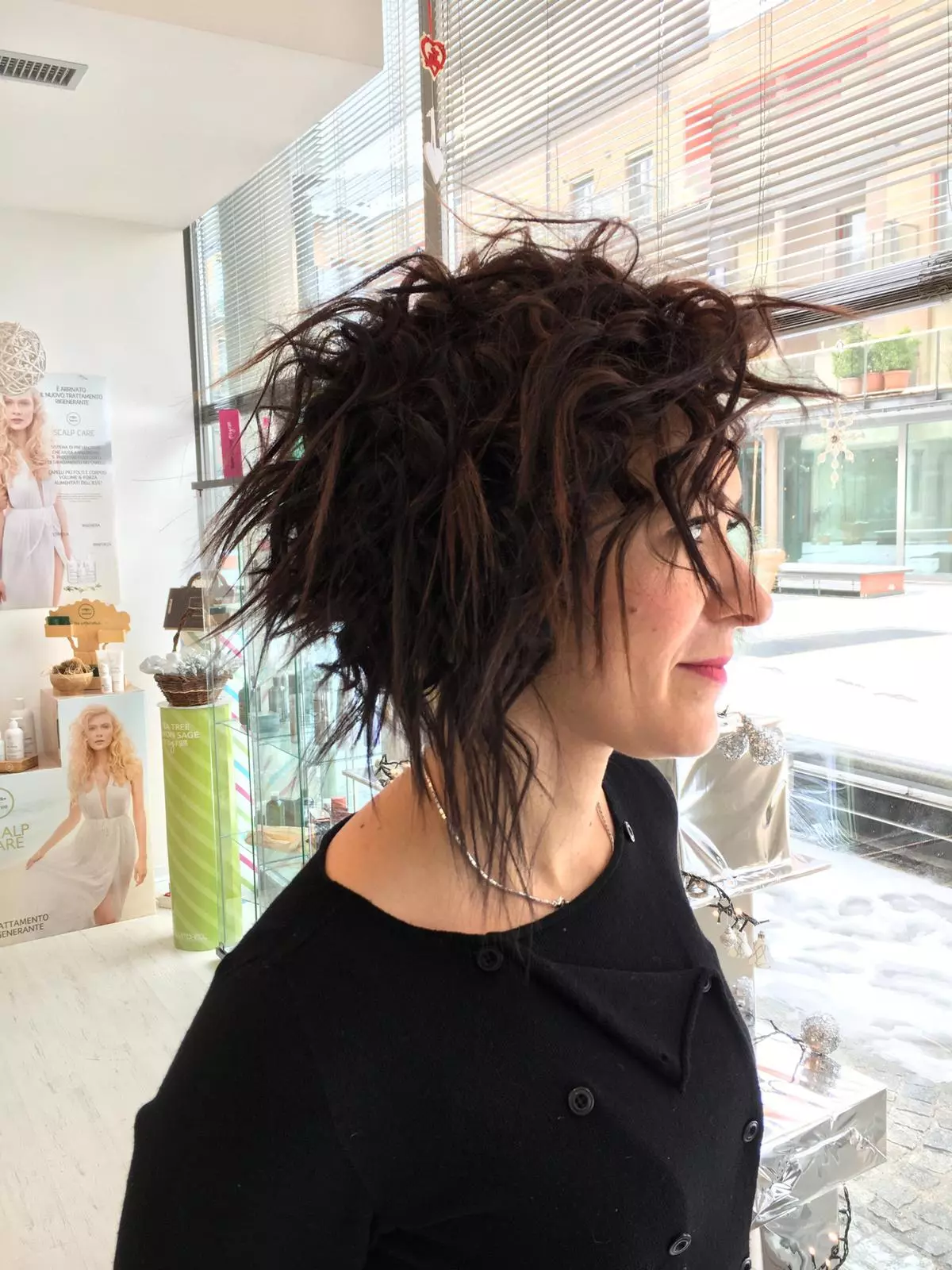 messa in piega femminile moderna